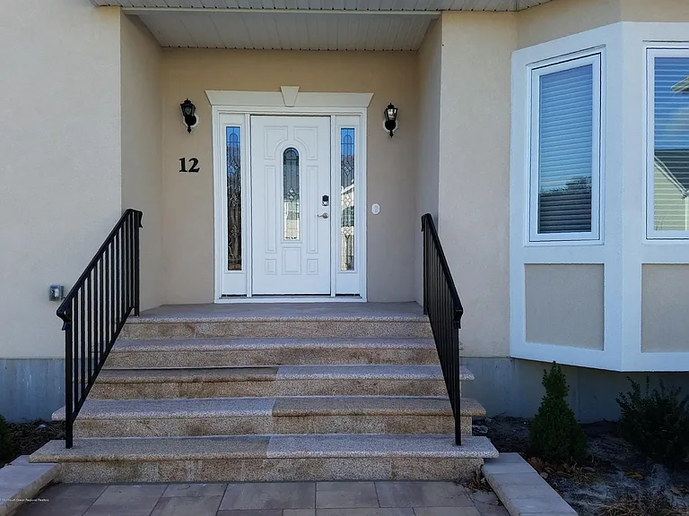 12 Cindy Ct — Photo 6