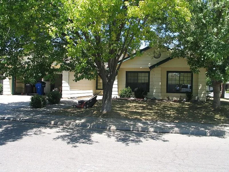 701 Bonneau Ct photo 1
