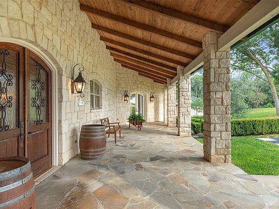 5th image of 121 Eagle Point Dr