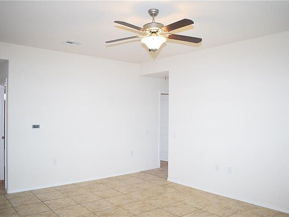 4th image of 3605 Breckenridge Dr