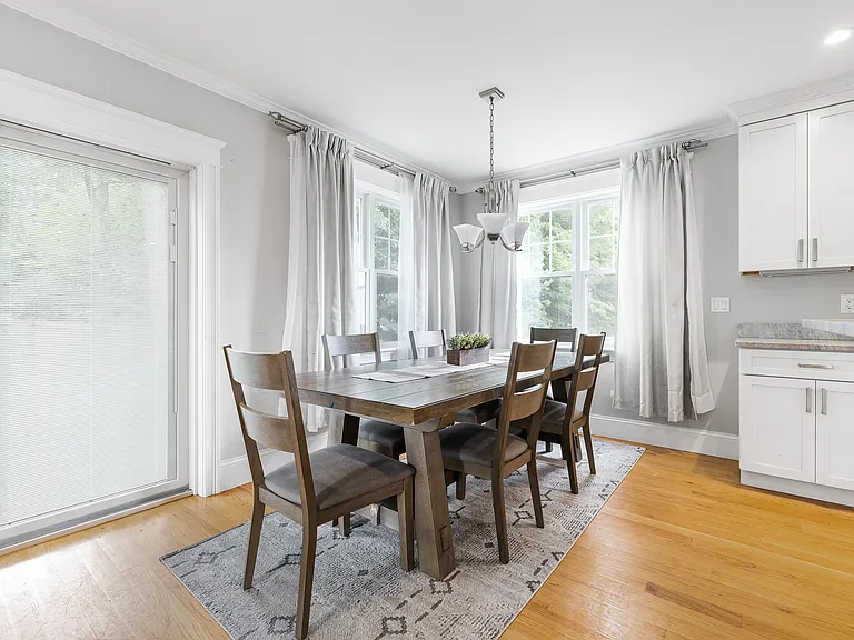37 Sassamon Ave — Photo 5