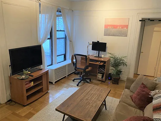 Rented by Susan Finkel, LREB | media 2