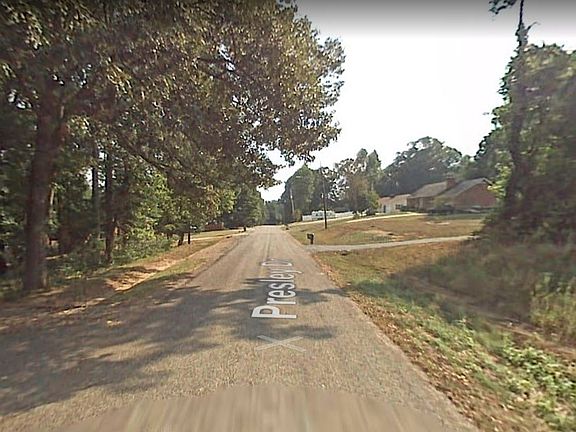 4th image of 3136 Presley Dr