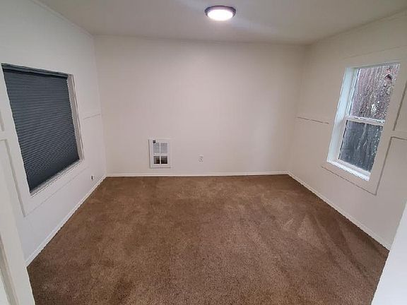 3rd image of 207 W Humphrey St #2