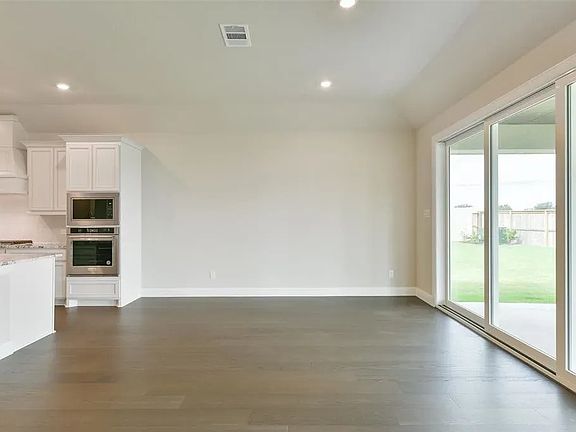 Homesite 8115 dining