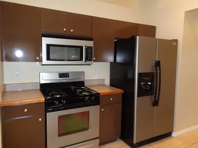 3 bed, 2.0 bath, 1854 sqft, $2,845 — Photo 2