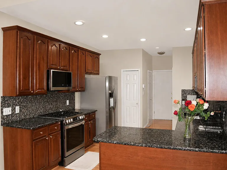 1566 Heron Cir — Photo 3