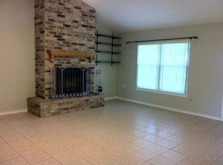 117 Castlewood Dr, Seguin, TX 78155