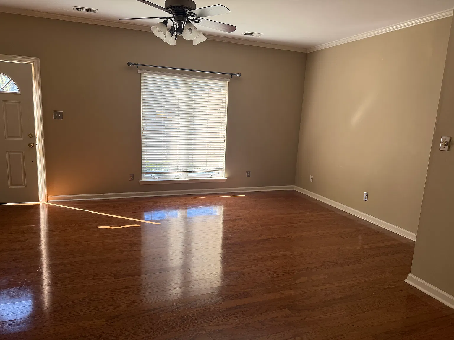 2 bed, 2.5 bath, 1320 sqft, $1,700 — Photo 4