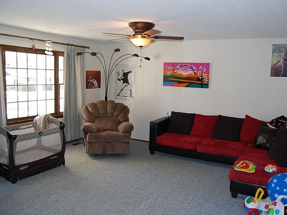 2nd image of 1106 Cynthia Sq