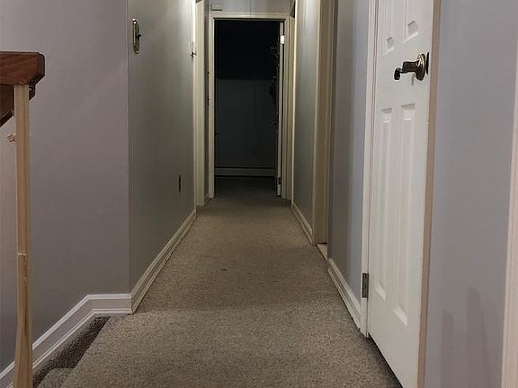 5th image of 927 Bard Ave