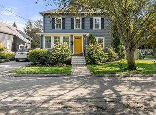 8 Old Salem Rd, Marblehead, MA 01945
