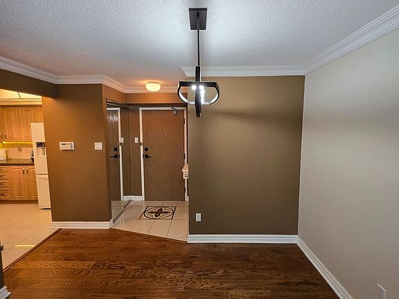 4th image of 8501 Bayview Ave #206