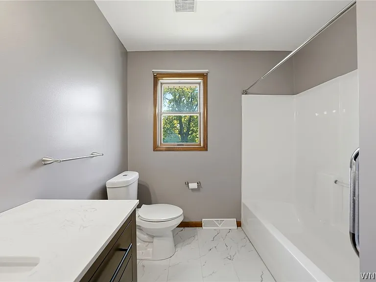 555 Lakeview Ave — Photo 15