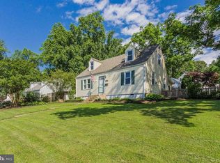 2904 Oak Knoll Dr, Falls Church, VA 22042