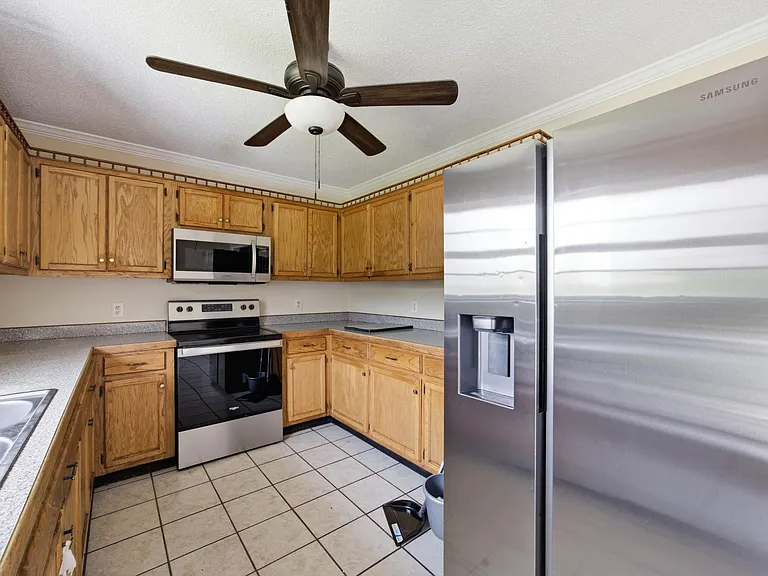 124 Summitt St #124 — Photo 20