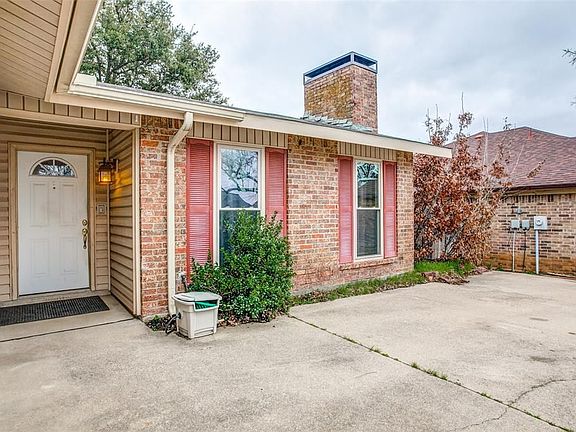 3rd image of 4211 Ravenhill Ln