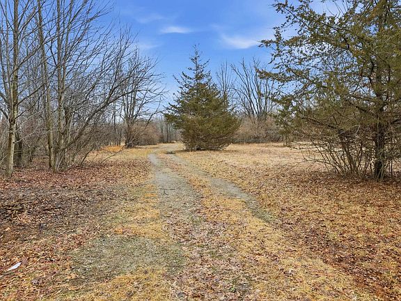 3rd image of Vl S Chapin Rd