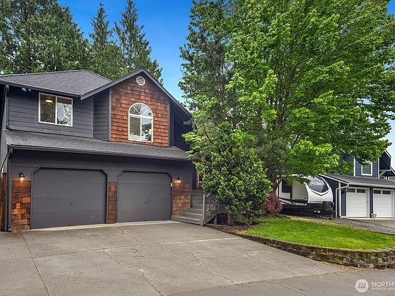 2nd image of 1817 91st Drive SE
