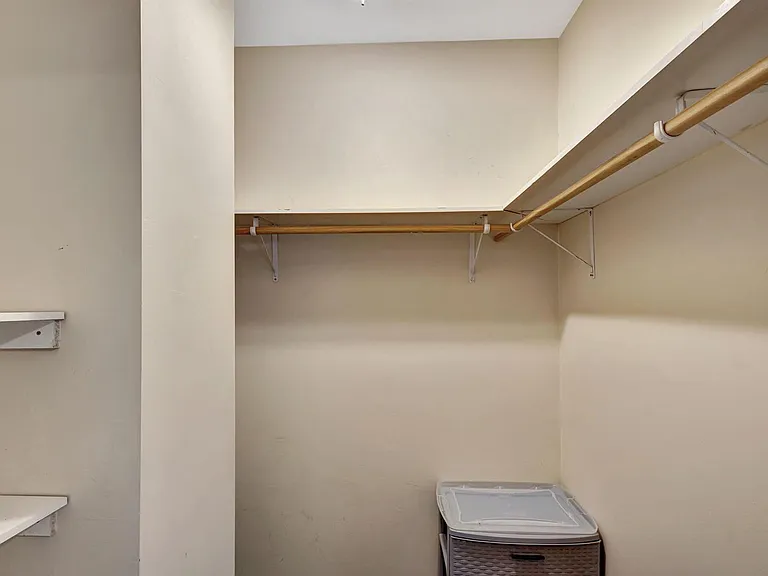 13792 Yarmouth Dr — Photo 4