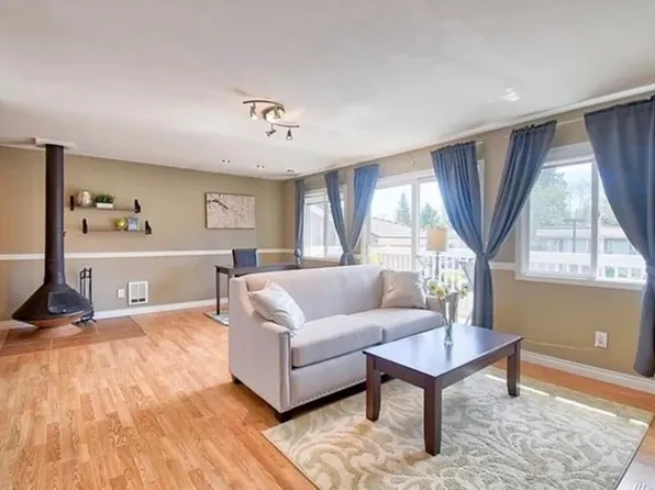 17204 NE 45th St APT 60, Redmond, WA 98052