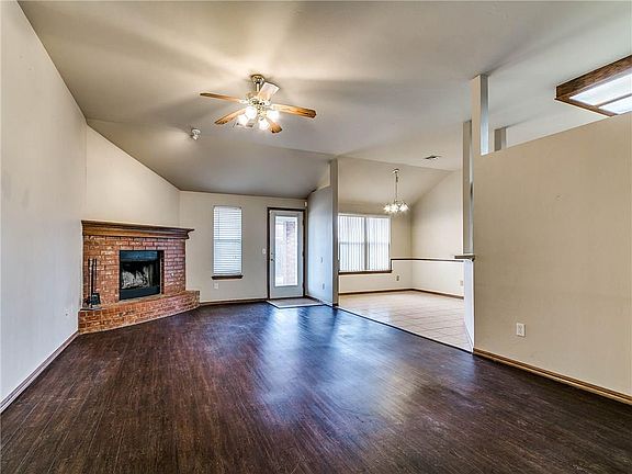 3rd image of 2817 SE 91st St