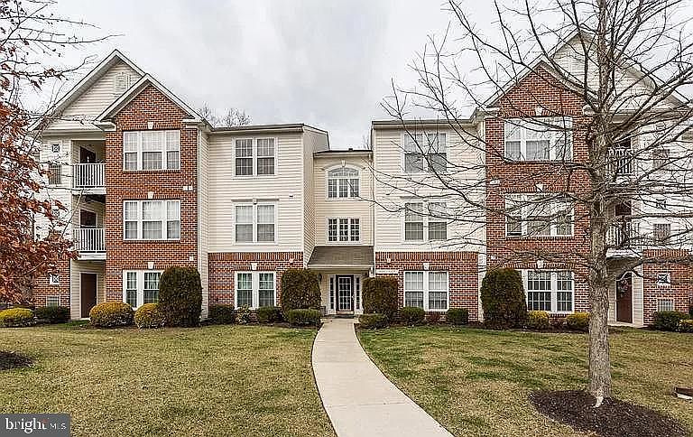 1st image of 5025 Marchwood Ct #5L