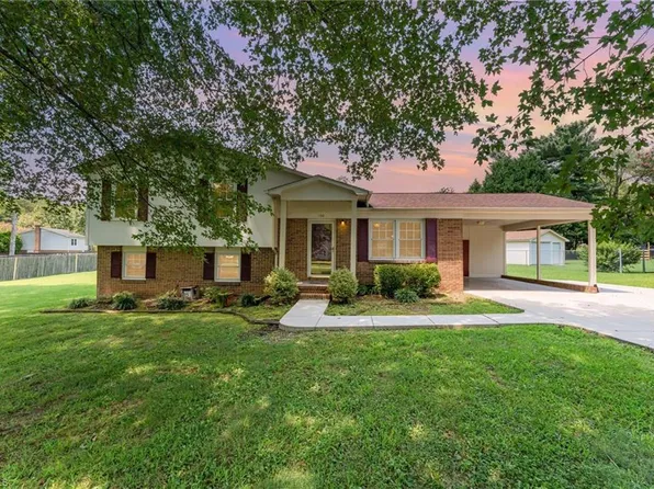 150 Fieldale Dr, Stoneville, NC 27048