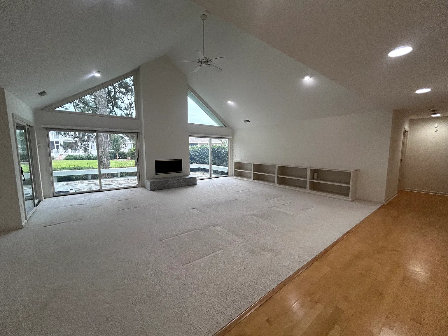 3 bed, 2588 sqft, $5,500 — Photo 2