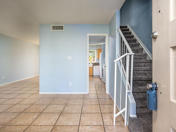 4th image of 1138 E Dunbar Dr
