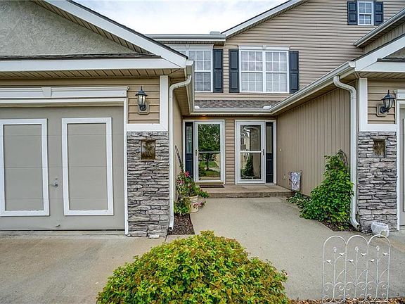3rd image of 602 SW Shadow Glen Ct