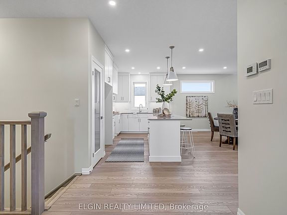 5th image of 253 Renaissance Dr