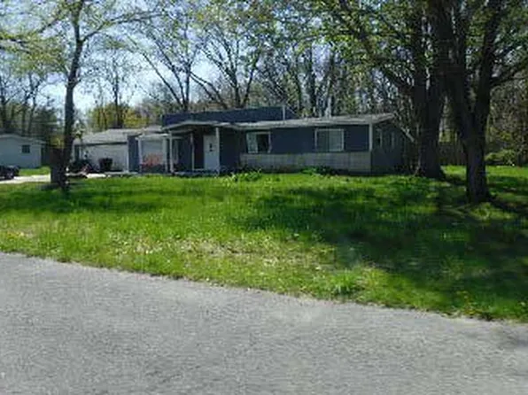 56425 Westlea Dr, South Bend, IN 46619