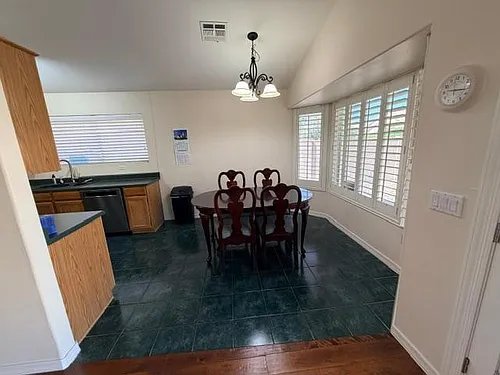 2560 S Vineyard Photo 1