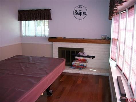 Living room with Pool Table