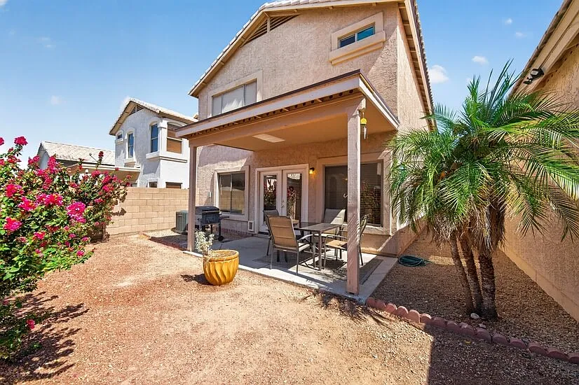 Spacious Home in Gated Mesa Community — Photo 2