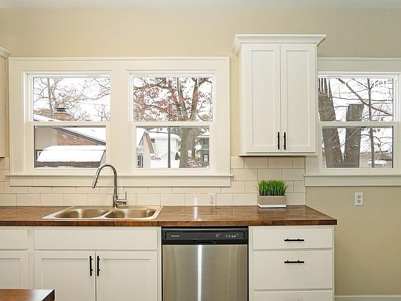 3rd image of 2338 Horton Ave SE