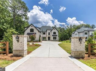 10765 Shallowford Rd, Roswell, GA 30075