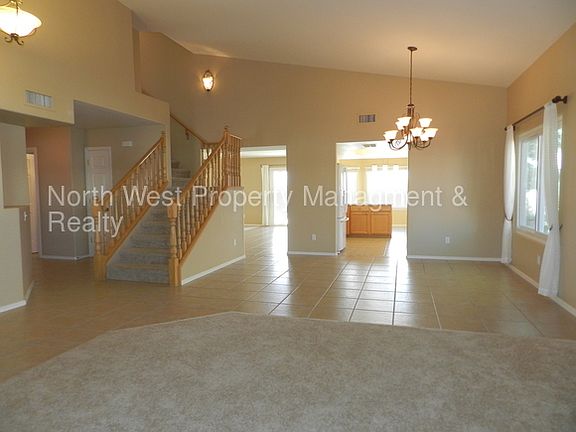 4th image of 2057 W Three Oaks Dr