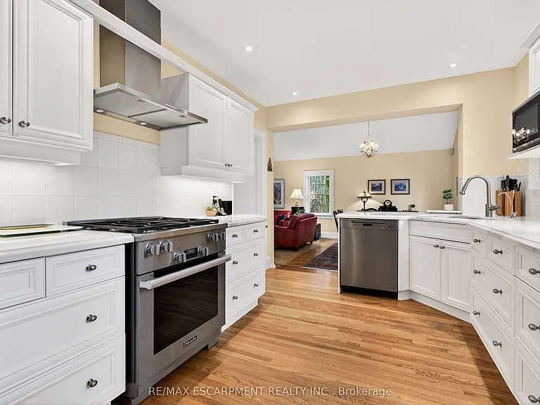 3046 South Dr — Photo 8
