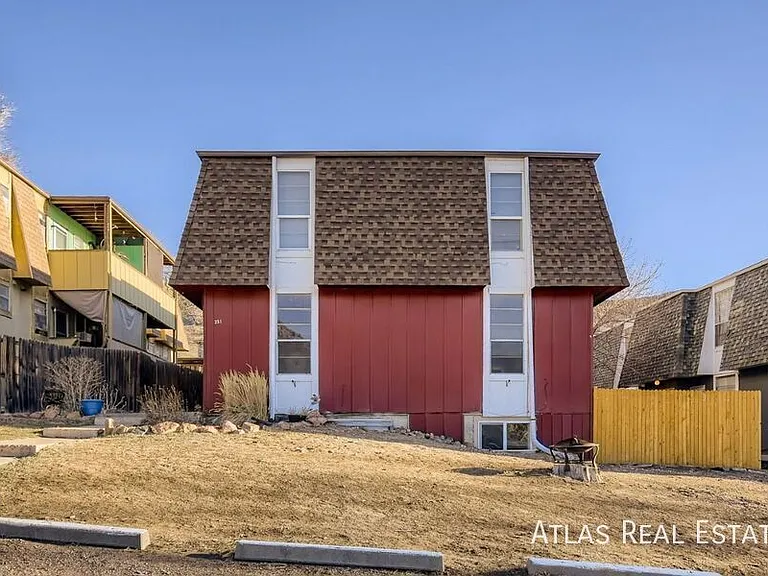 331 N Columbine St #A — Photo 2