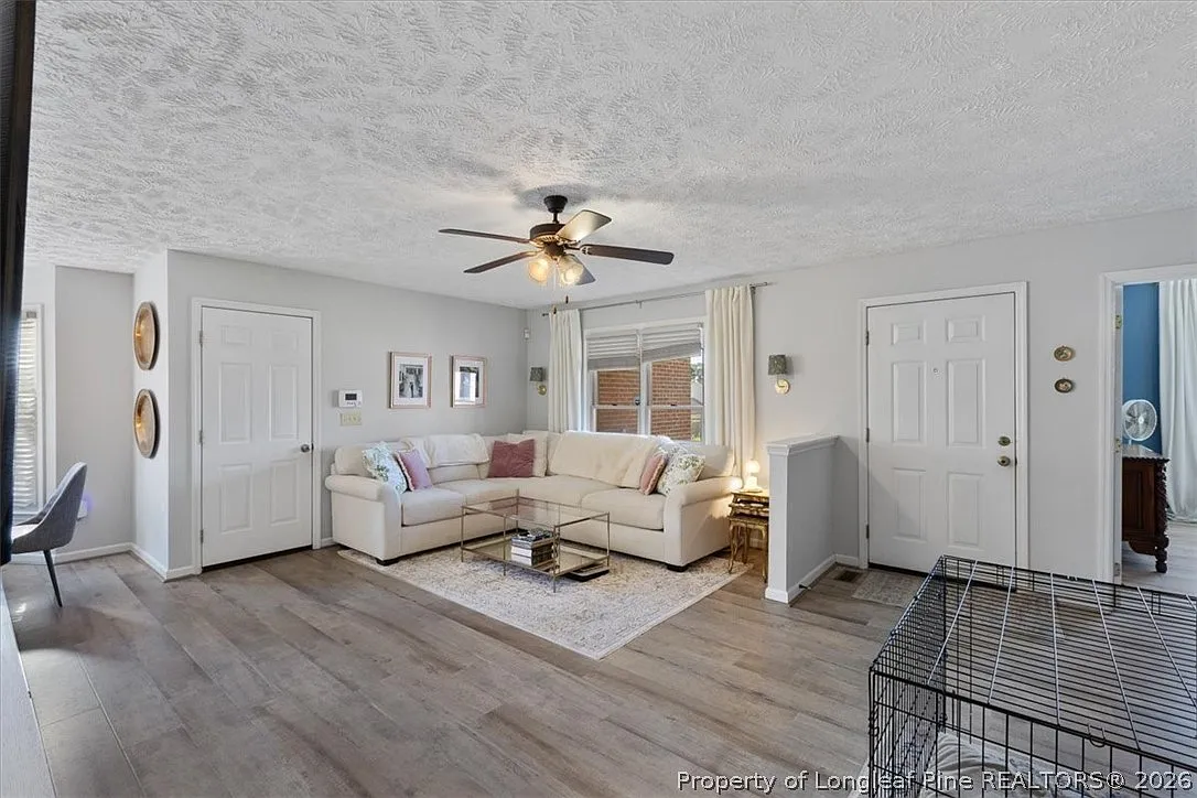 3 bed, 2.0 bath, 1231 sqft, $1,500 — Photo 4