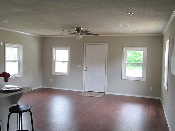 3rd image of 306 S Vandalia Ave