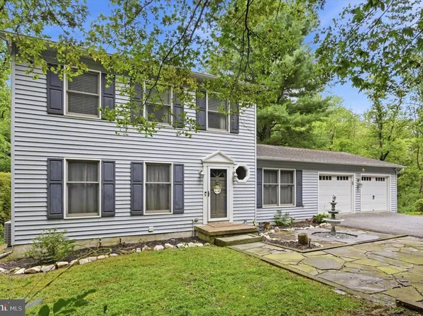 15 Castle Ln, Coatesville, PA 19320