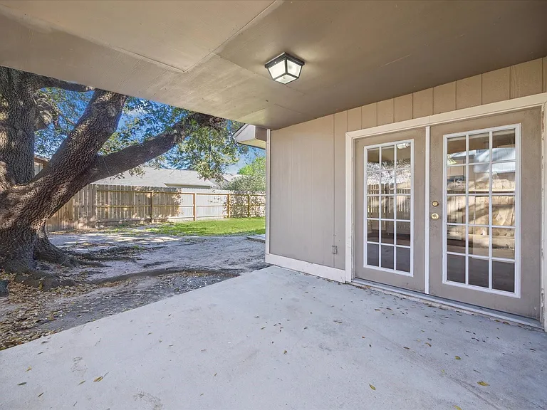23902 Silversmith Ln — Photo 12