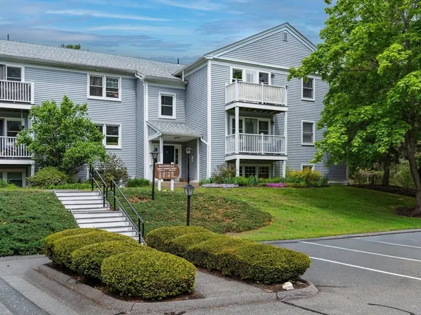 46 Evergreen Rd APT 310, Leeds, MA 01053