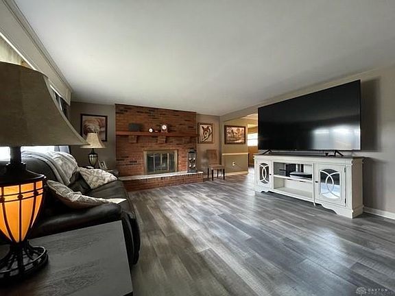 3rd image of 6811 Stillmore Dr