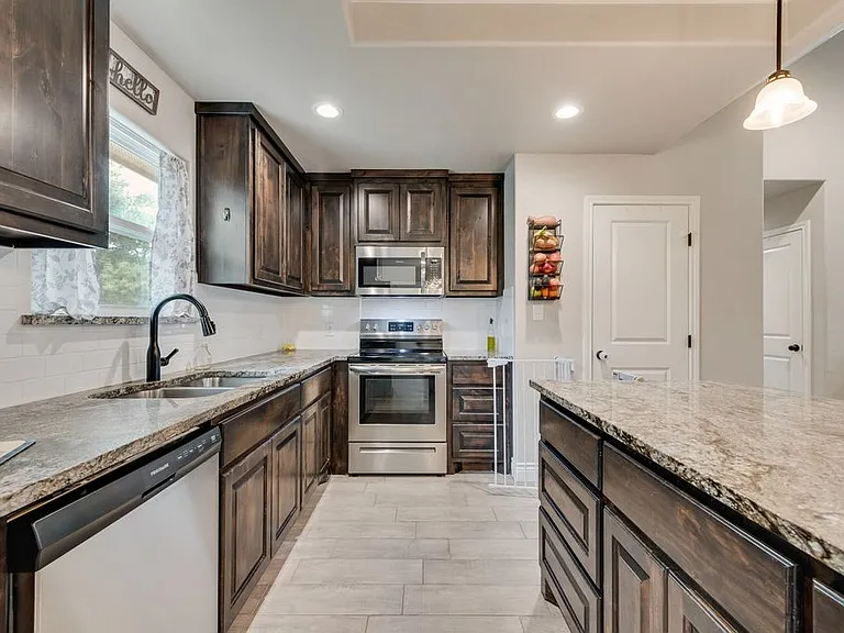 2601 Houston Ct — Photo 17