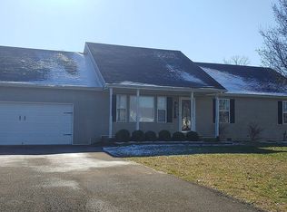 121 Greyrock Dr, Bowling Green, KY 42101