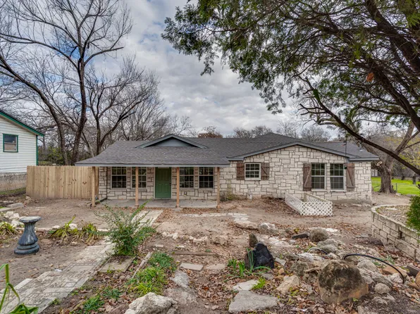 636 Alameda Rd, Azle, TX 76020